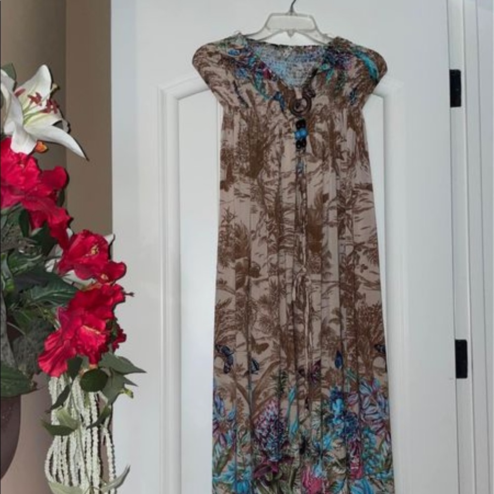 Women’s shoulder less dress size medium